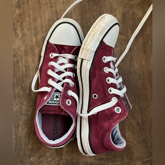 Converse Chuck Taylor All Star Low Tops, Burgundy, Women’s Size 7 - Picture 5 of 8